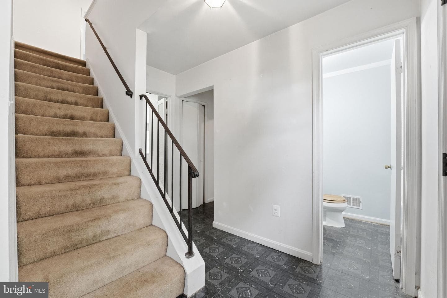6125 Lundy Place photo 4