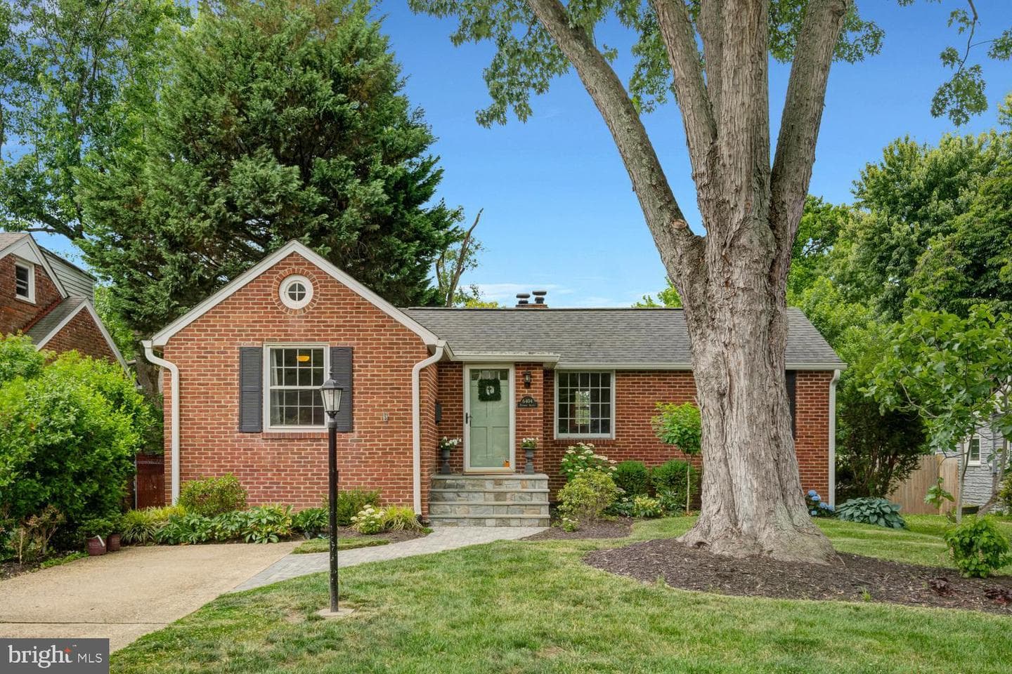 6404 Potomac Avenue, Alexandria