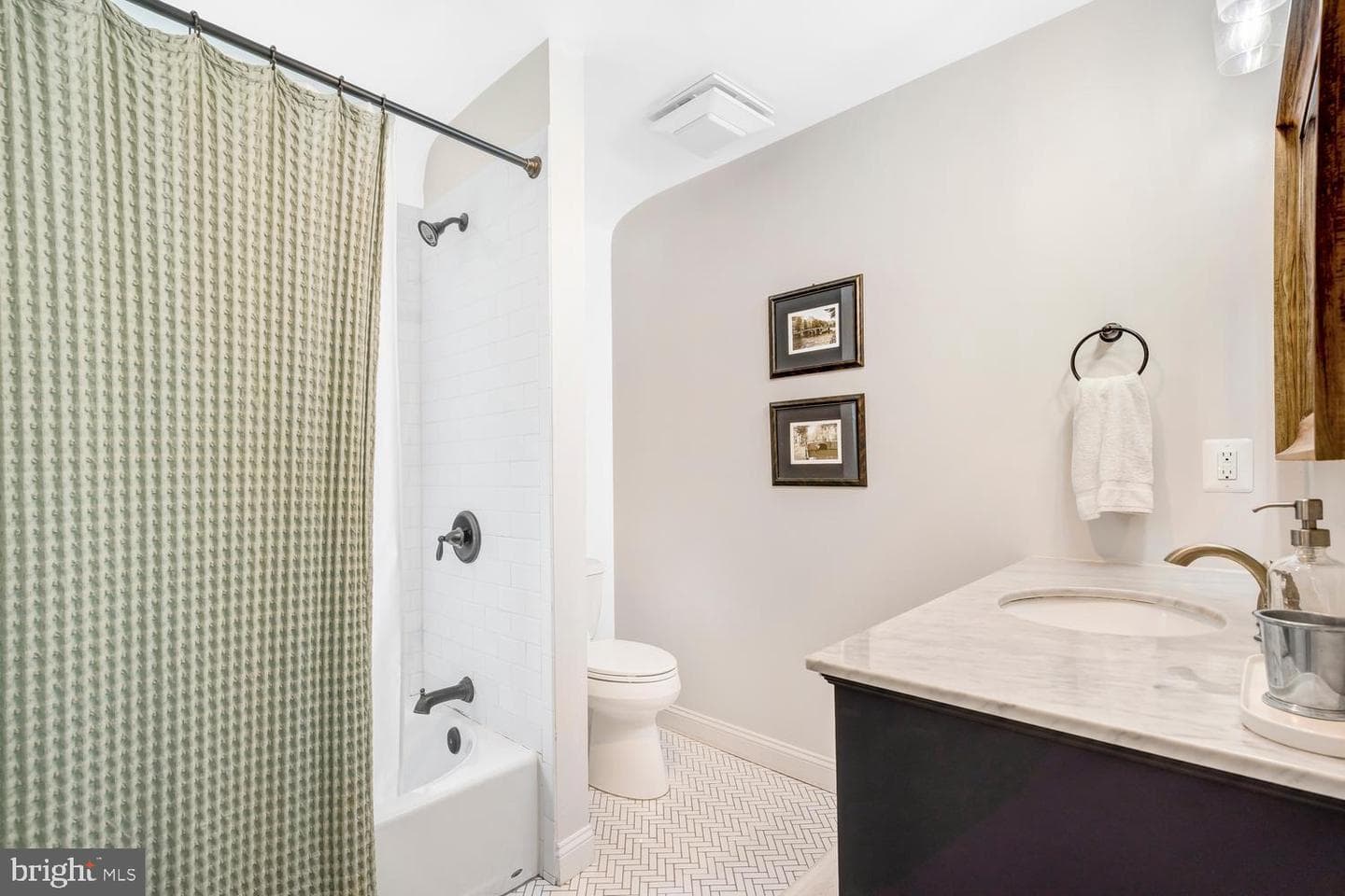 6404 Potomac Avenue photo 21