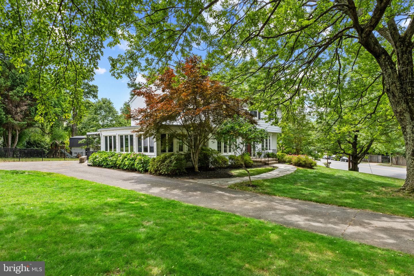 1007 Westbriar Drive NE, Vienna
