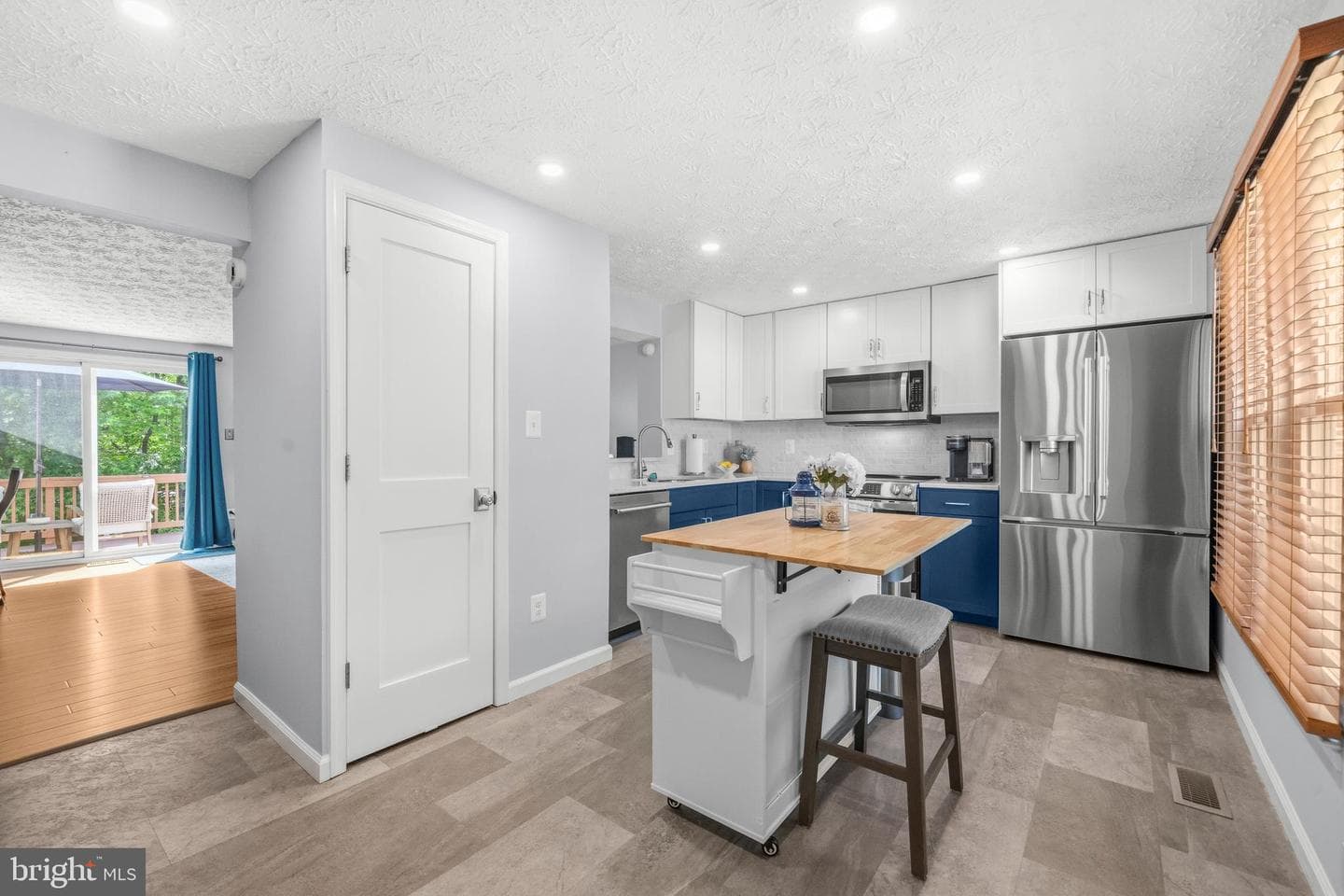9179 Forest Breeze Court photo 4