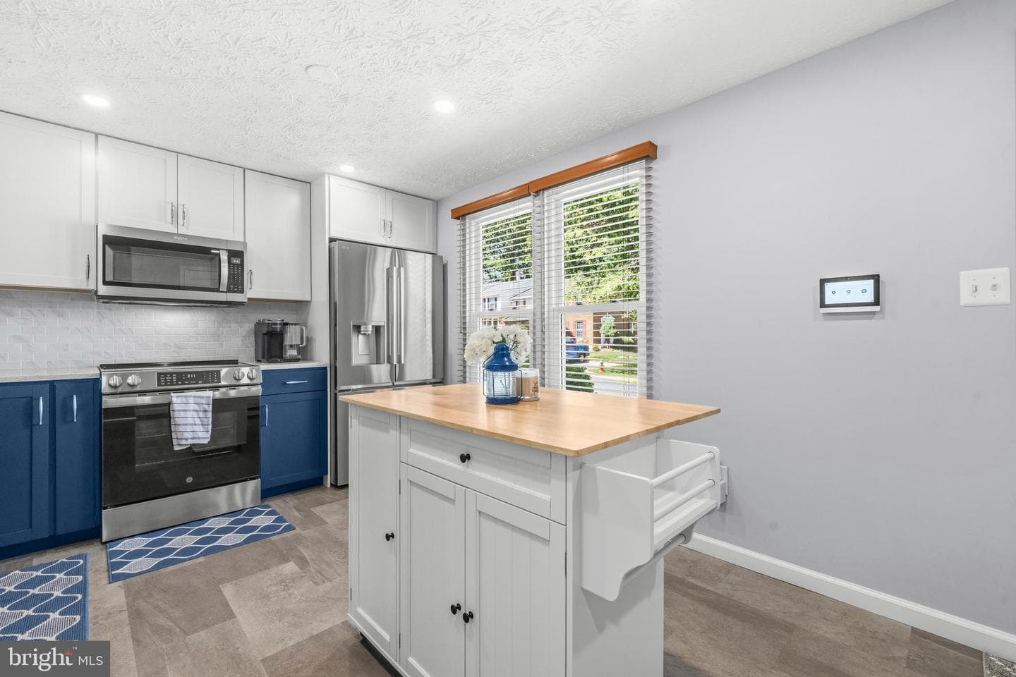 9179 Forest Breeze Court photo 5