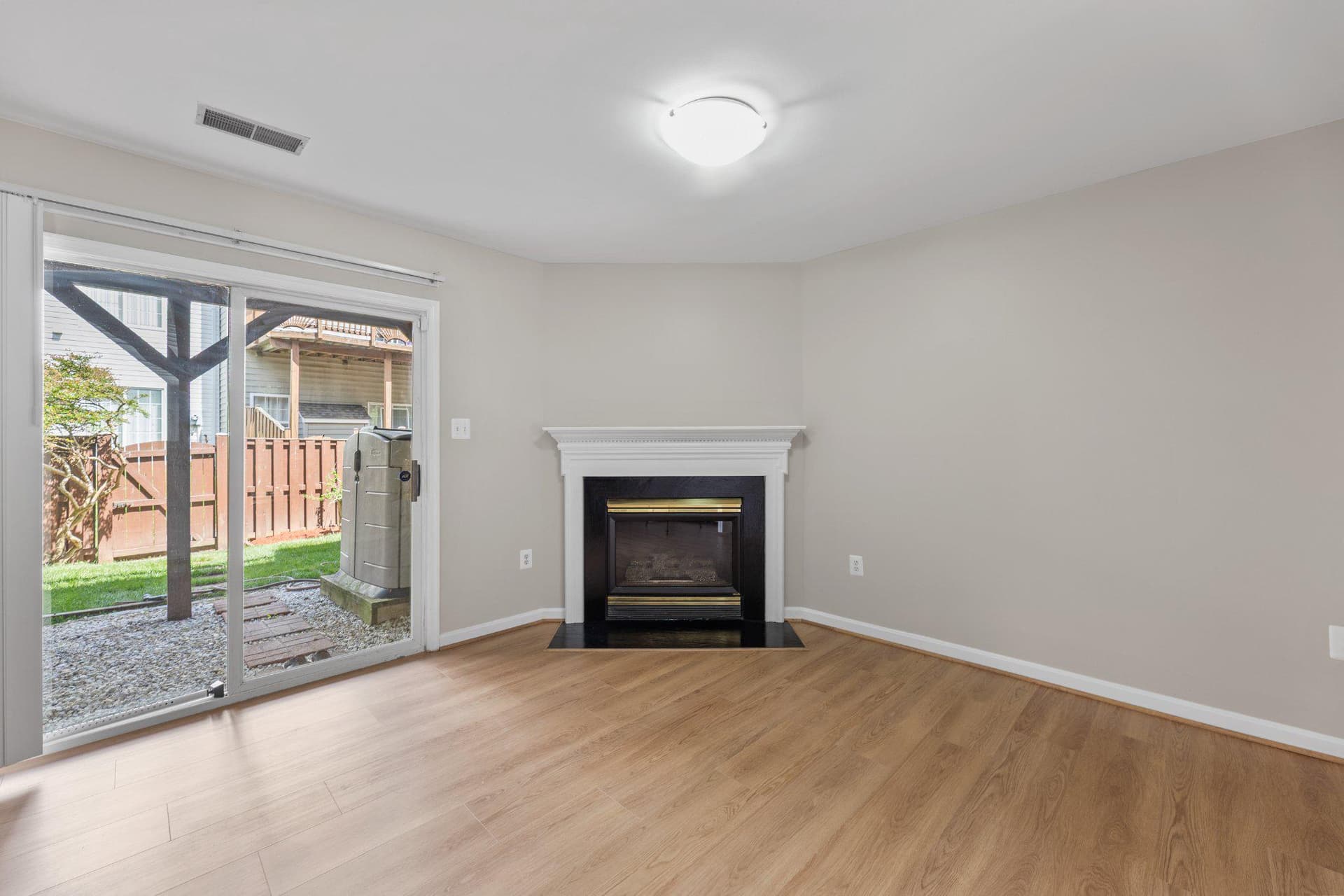 9241 Lorton Valley Road photo 8