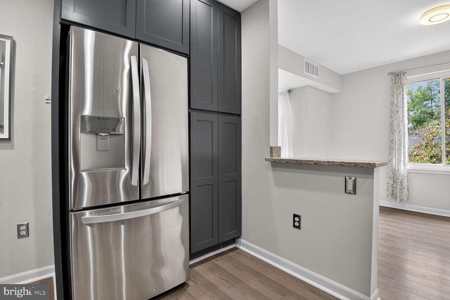 9702 Kingsbridge Drive #302 photo 5