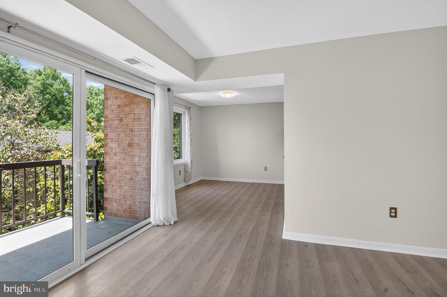 9702 Kingsbridge Drive #302 photo 9