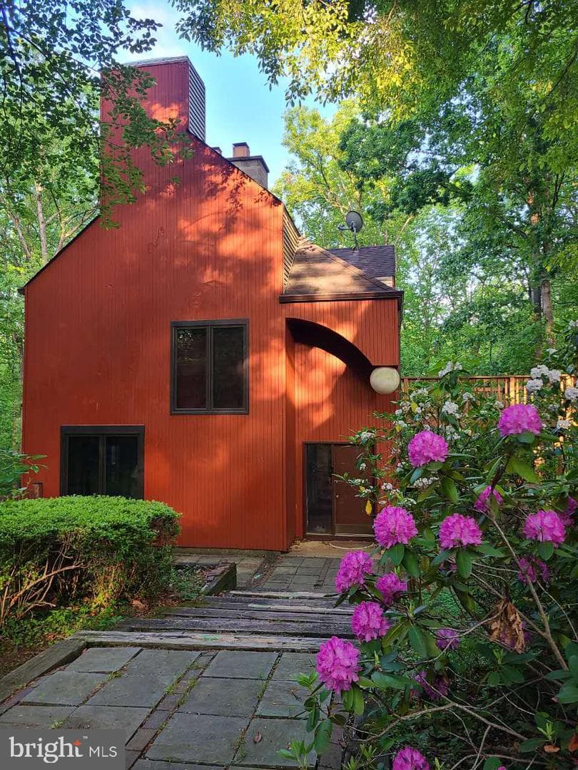 10817 Cross School Road, Reston