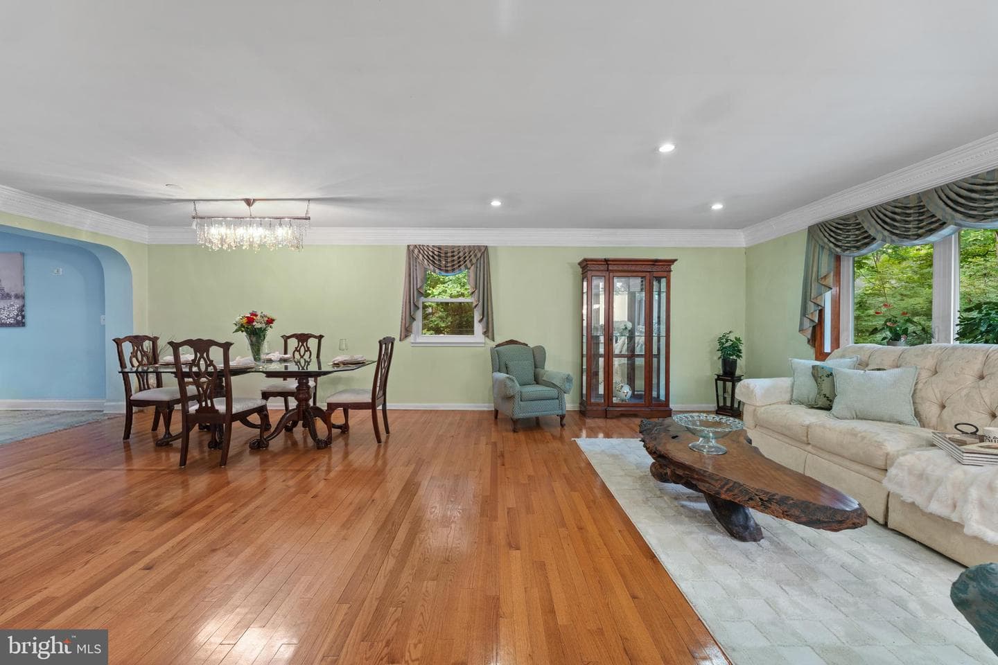 6816 Shrine Court photo 3