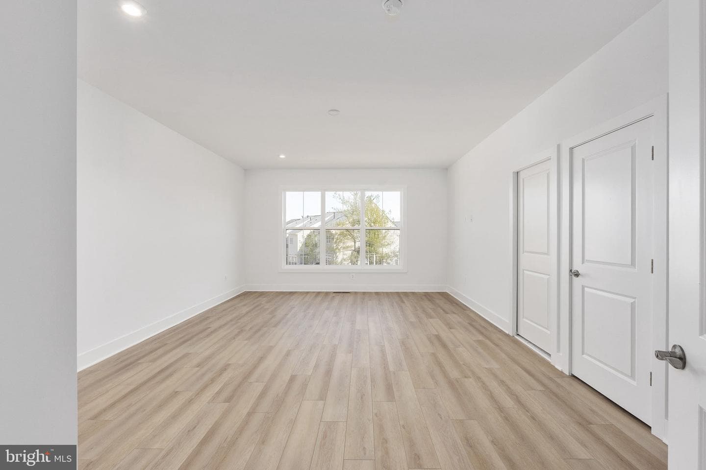 8458 Begonia Lane photo 32