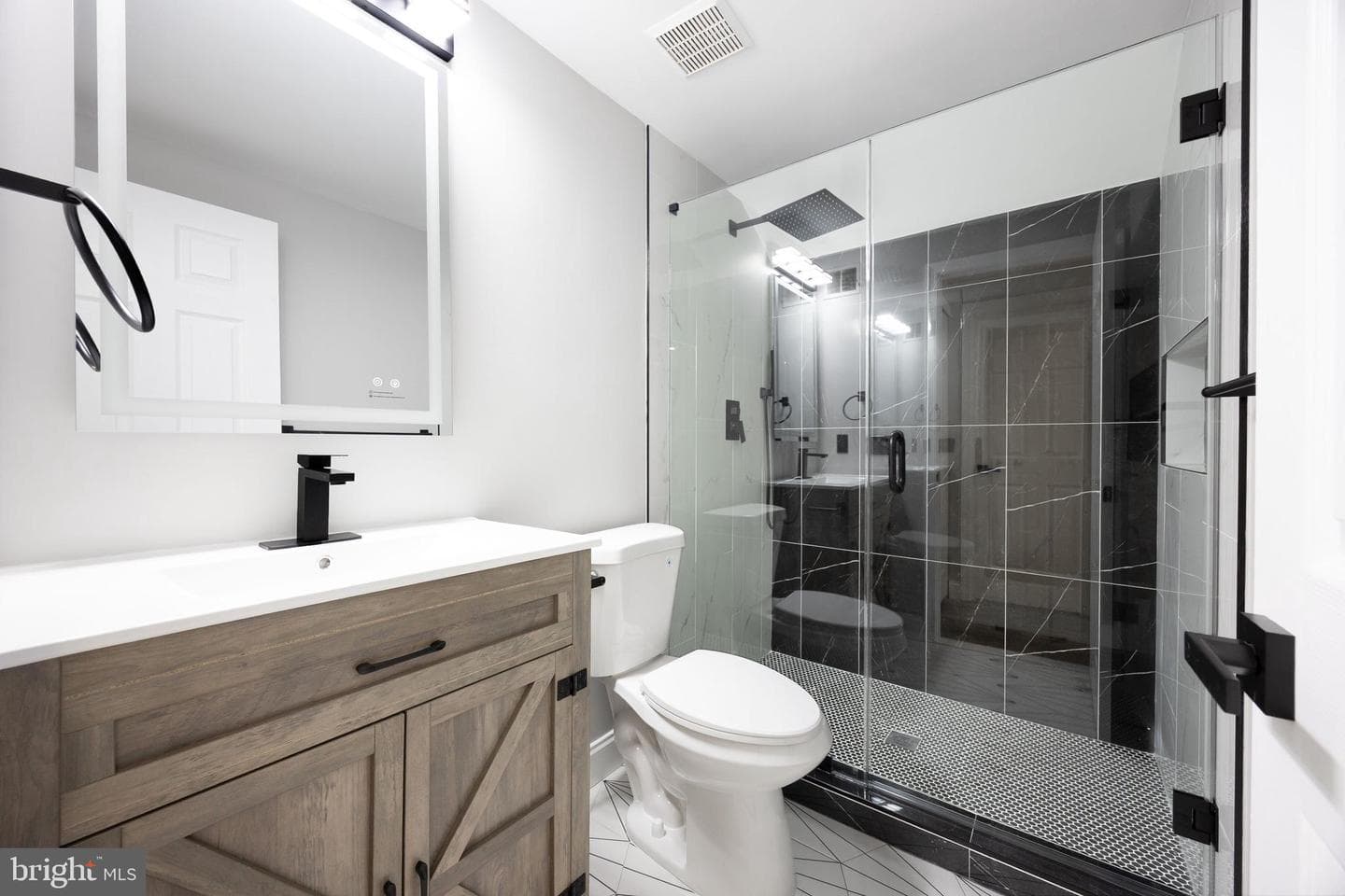 6034 Netherton Street photo 17