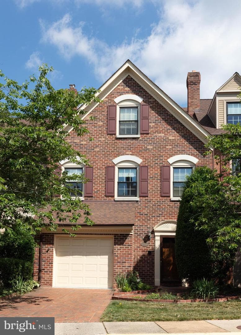 6304 Chaucer View Circle, Alexandria