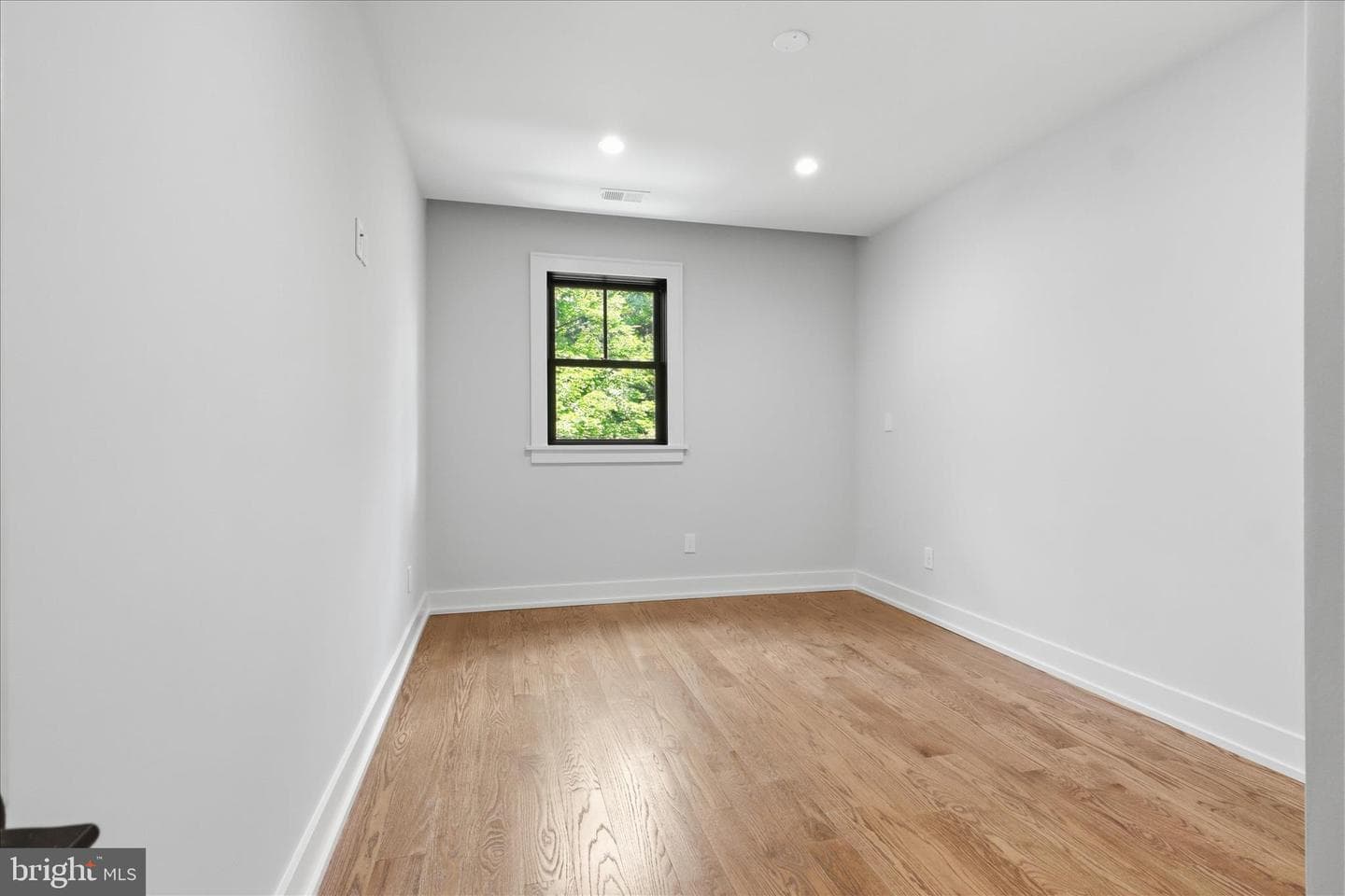 5921 Chesterbrook Road photo 58