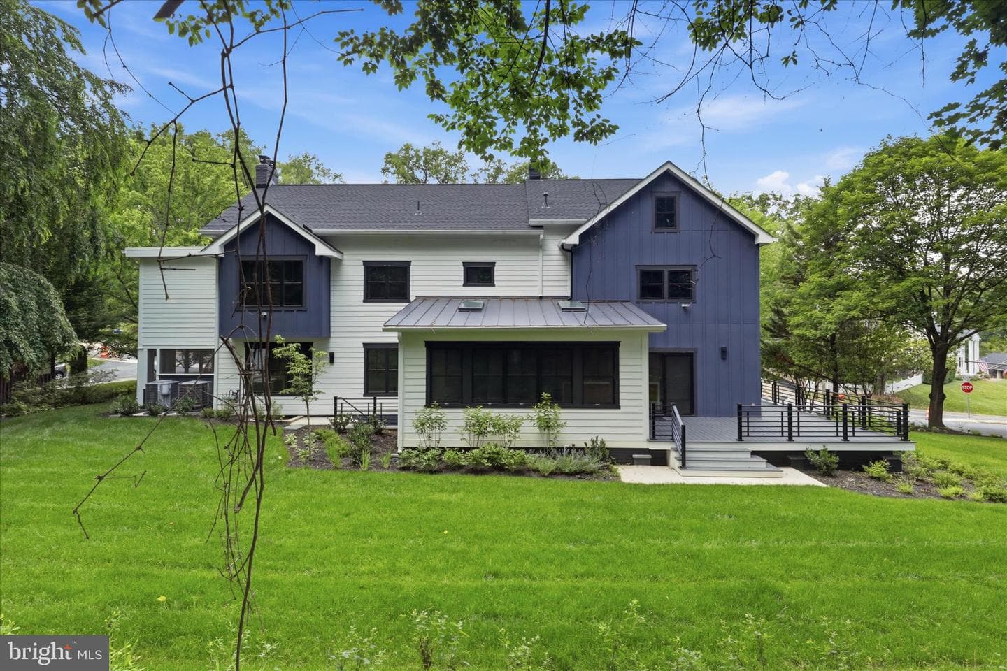 5921 Chesterbrook Road photo 90