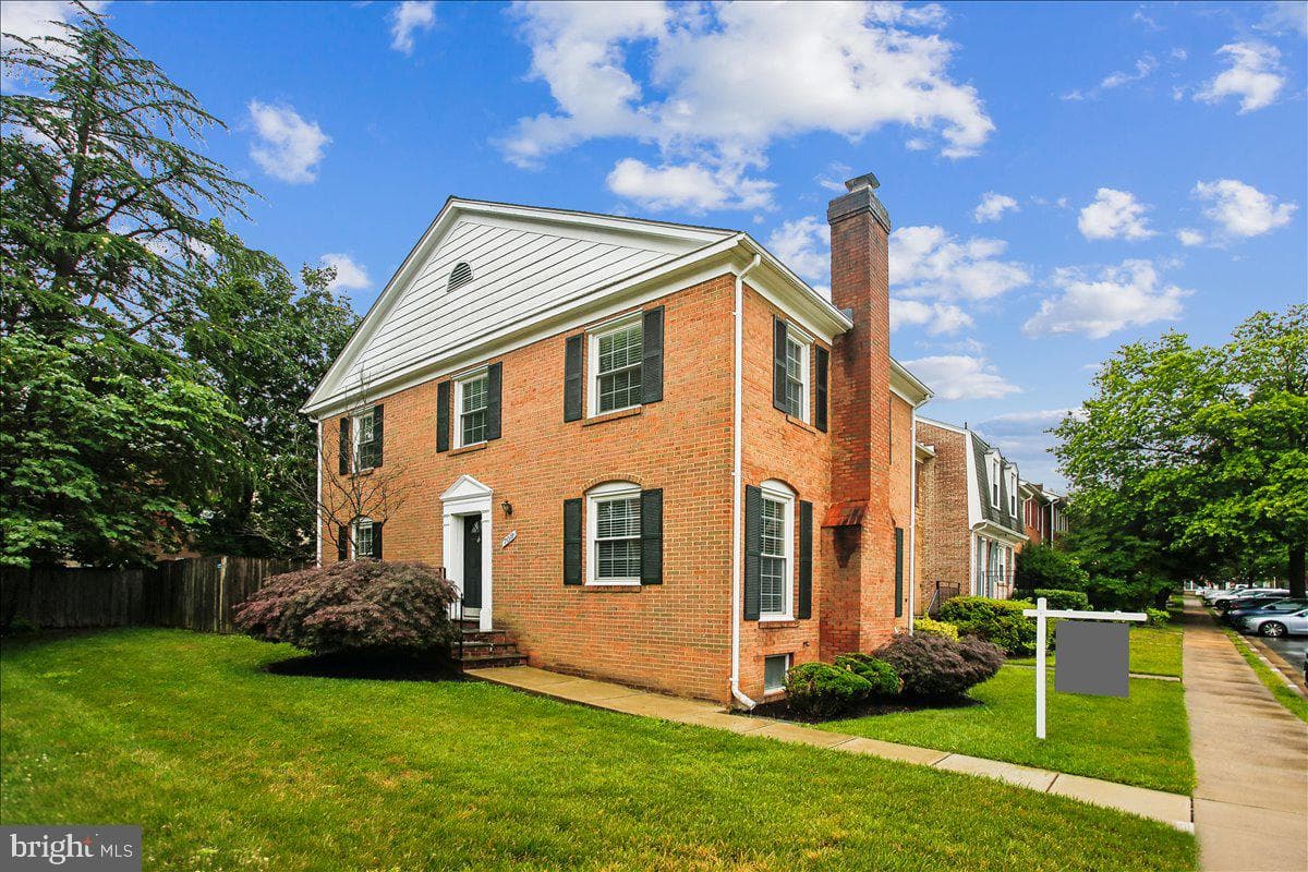 7018 Bradwood Court, Springfield