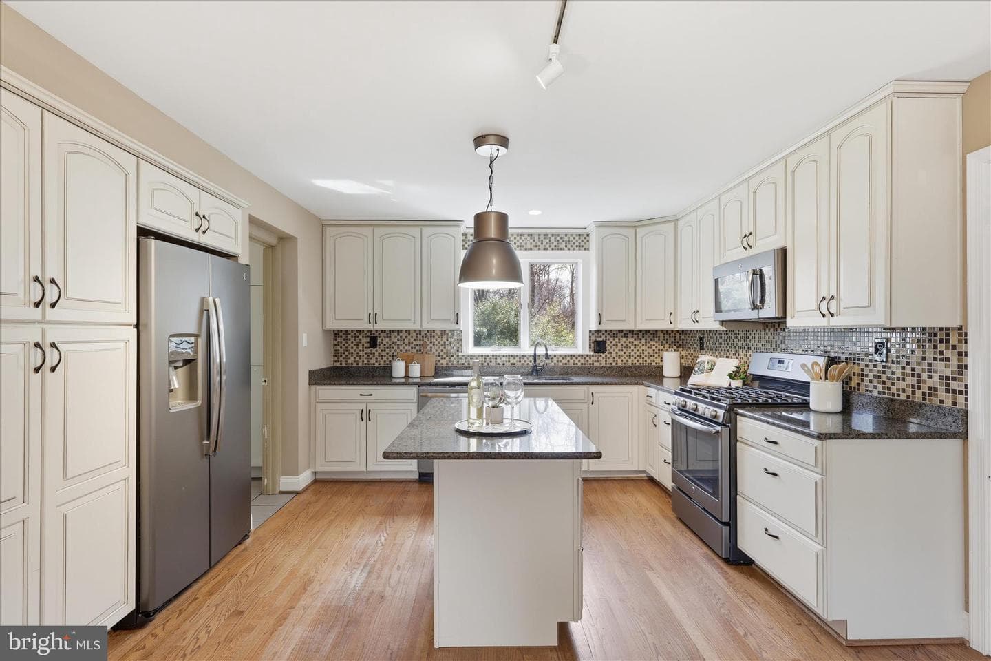 1335 Macbeth Street photo 12