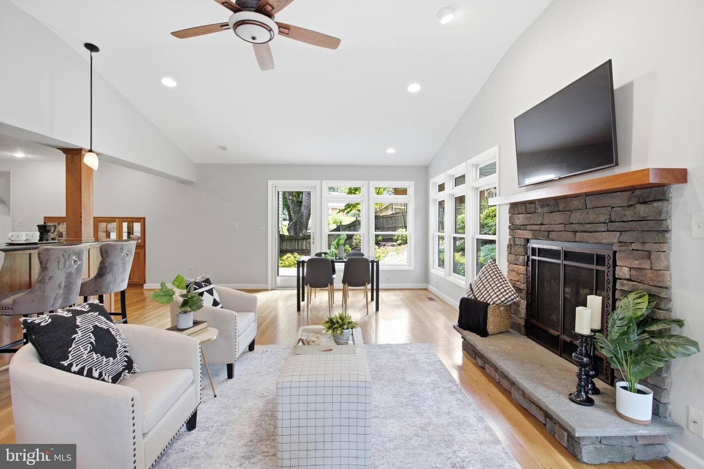 9521 Jomar Drive photo 8