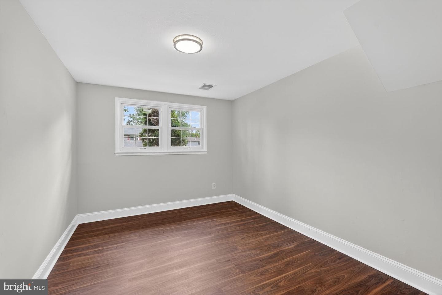 8109 Carrick Lane photo 11