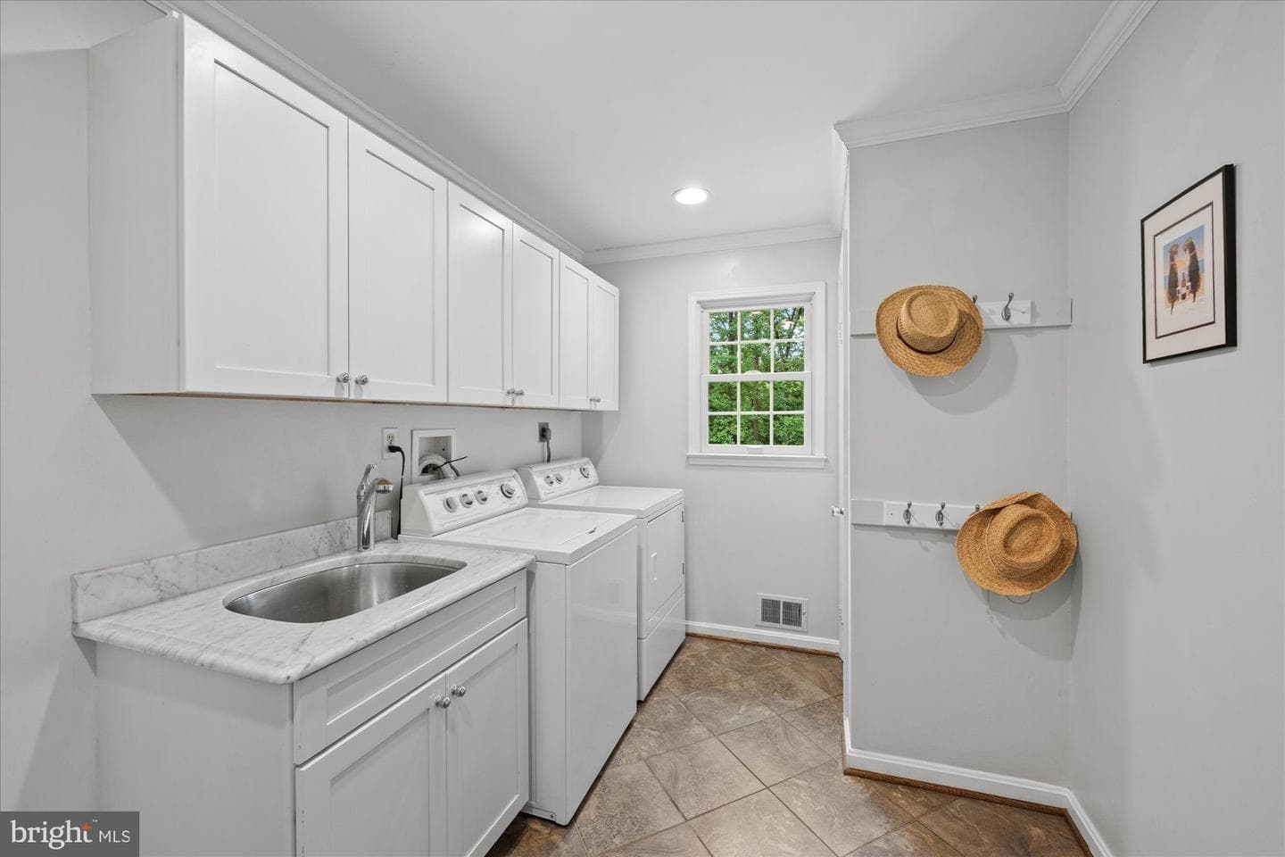 925 Woburn Court photo 28