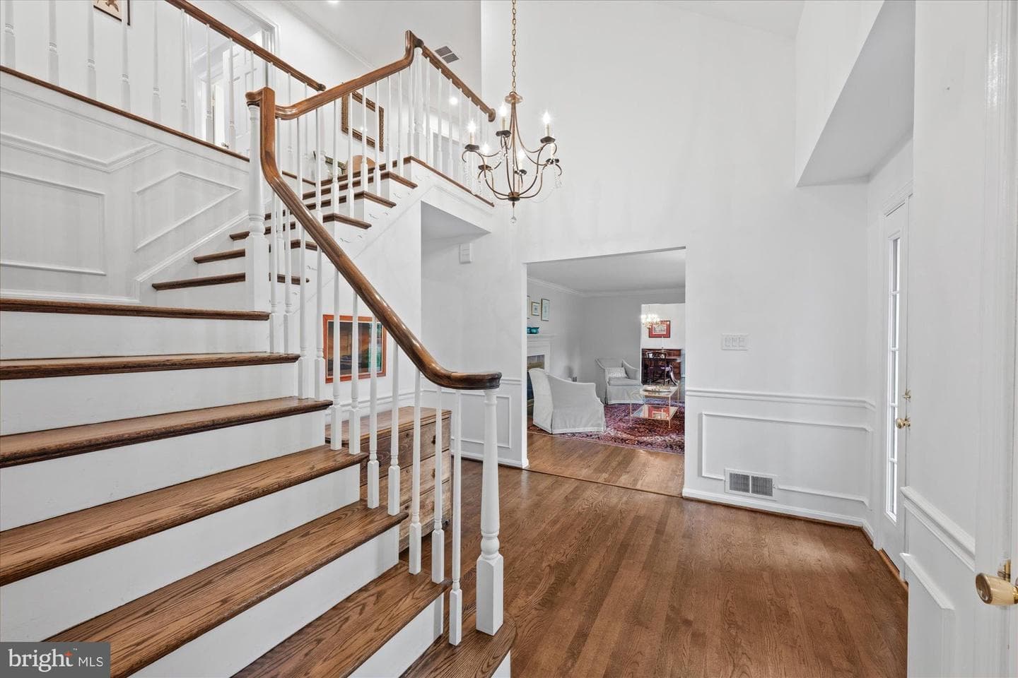 925 Woburn Court photo 29