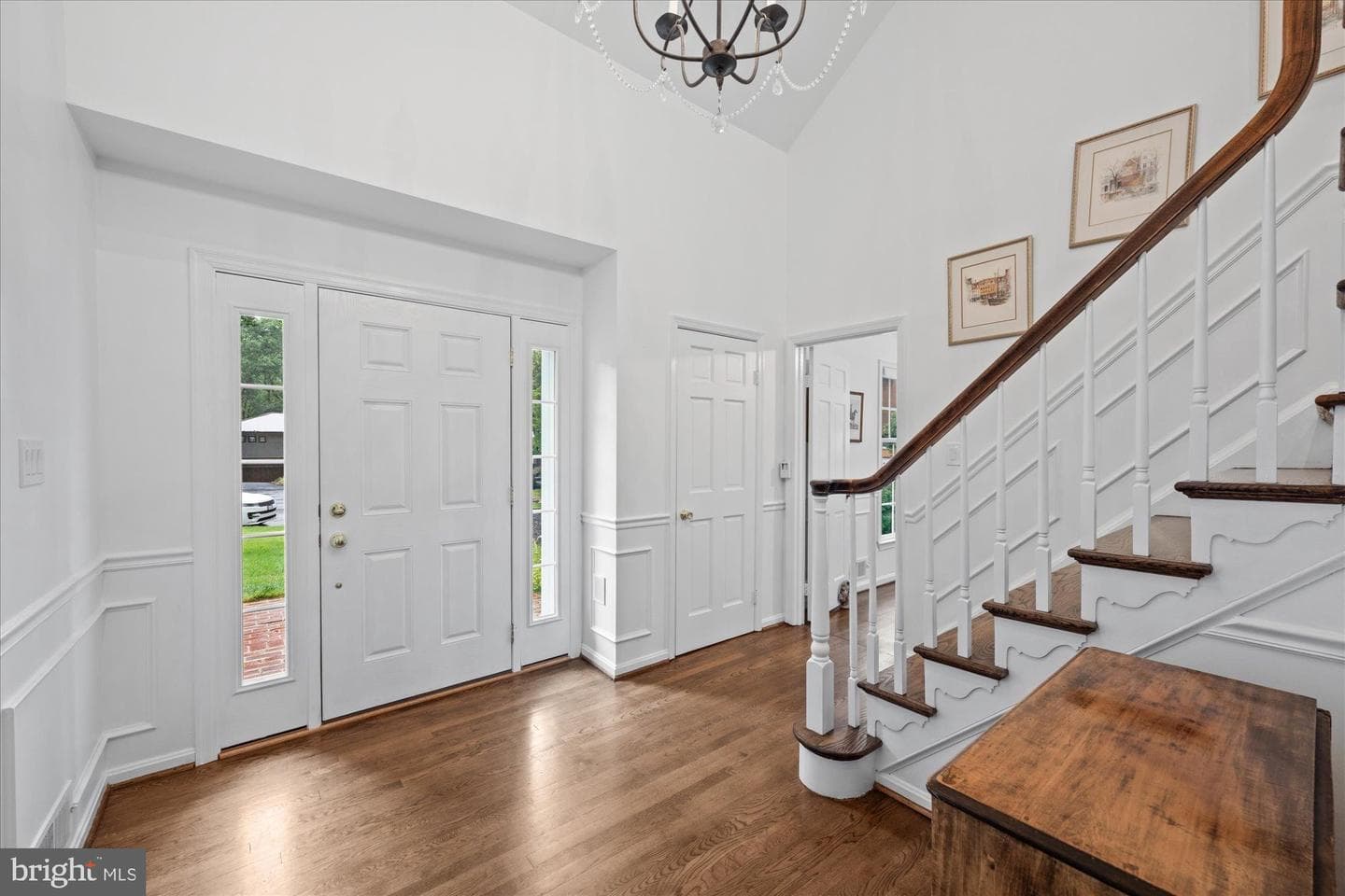 925 Woburn Court photo 3