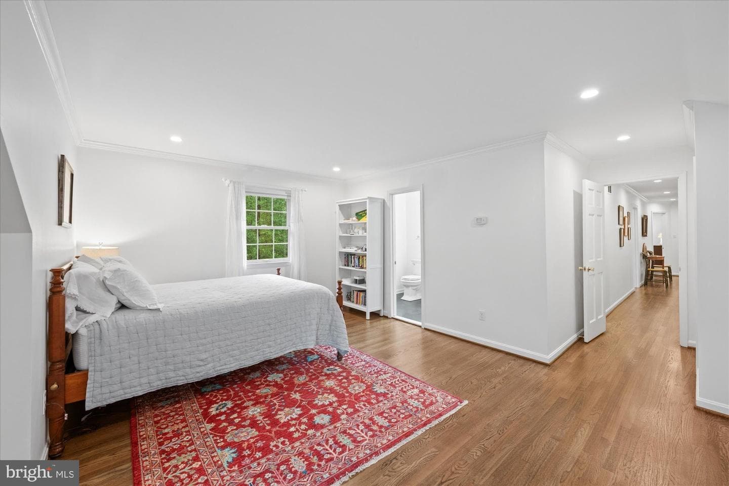 925 Woburn Court photo 32