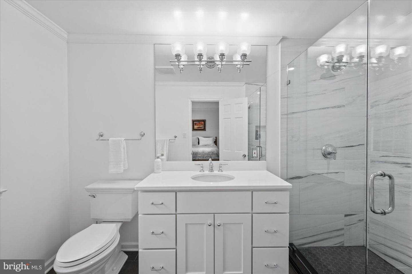 925 Woburn Court photo 33