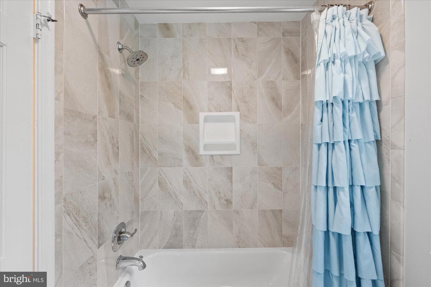 925 Woburn Court photo 37