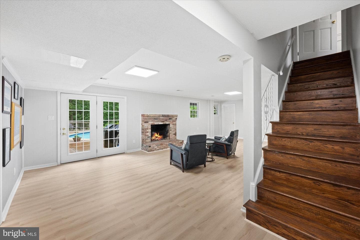 925 Woburn Court photo 40