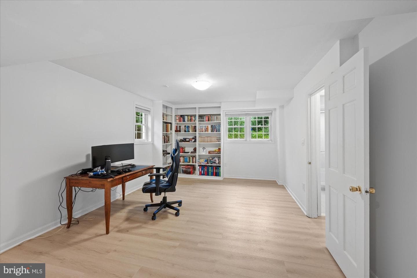 925 Woburn Court photo 43