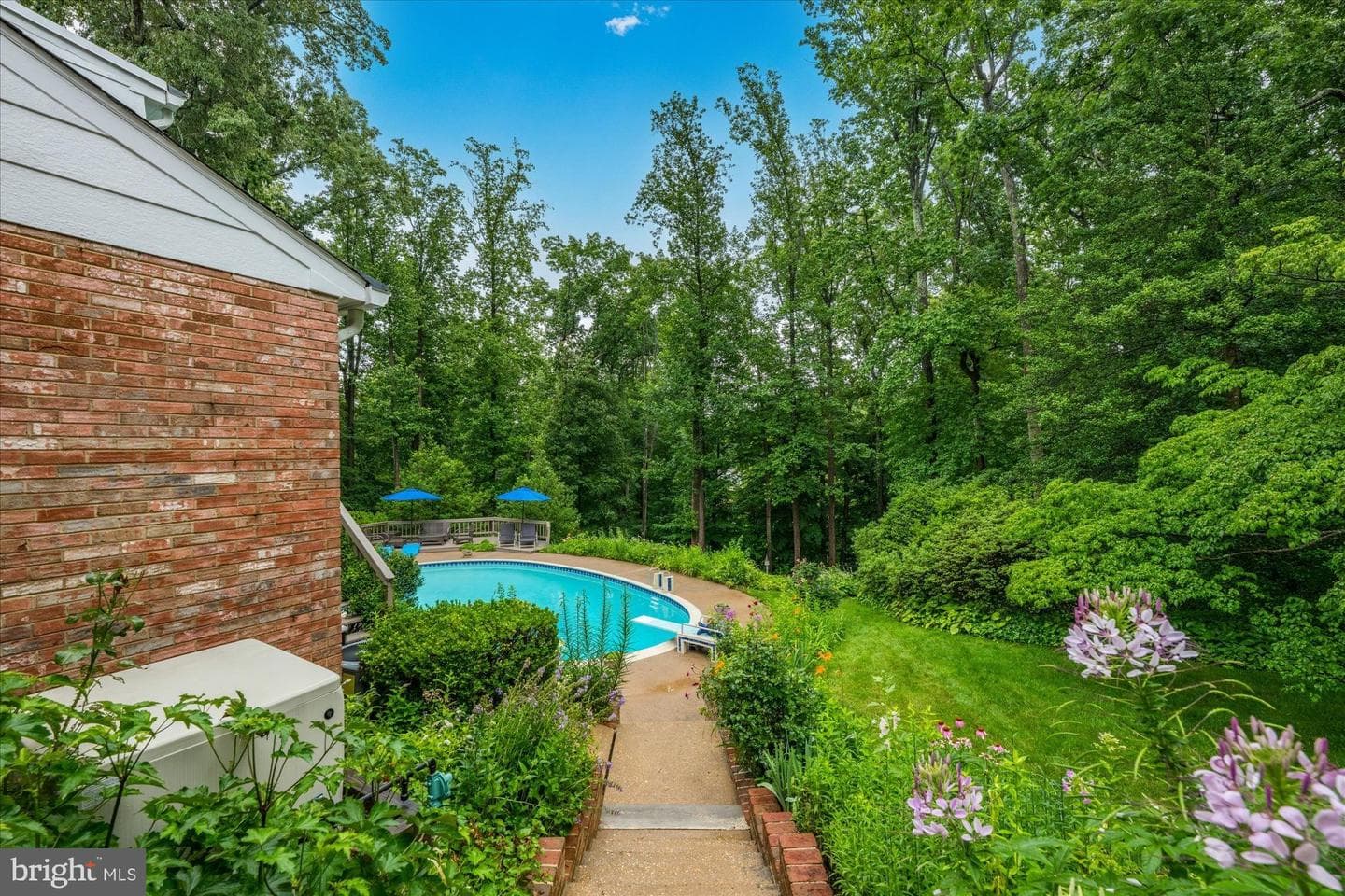 925 Woburn Court photo 47