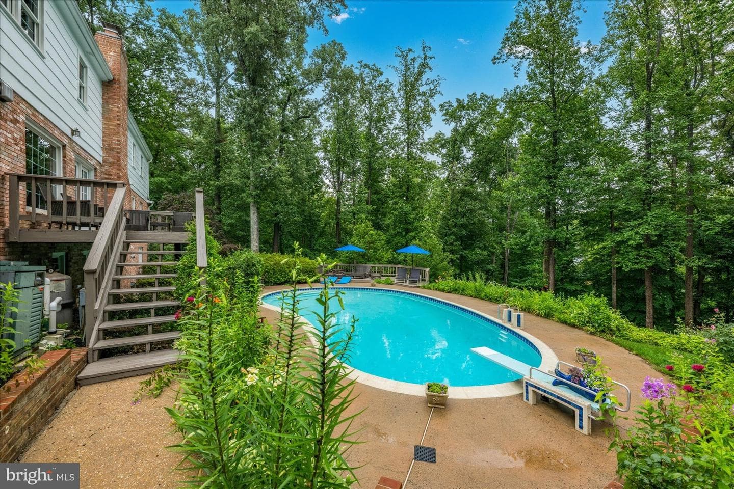 925 Woburn Court photo 48