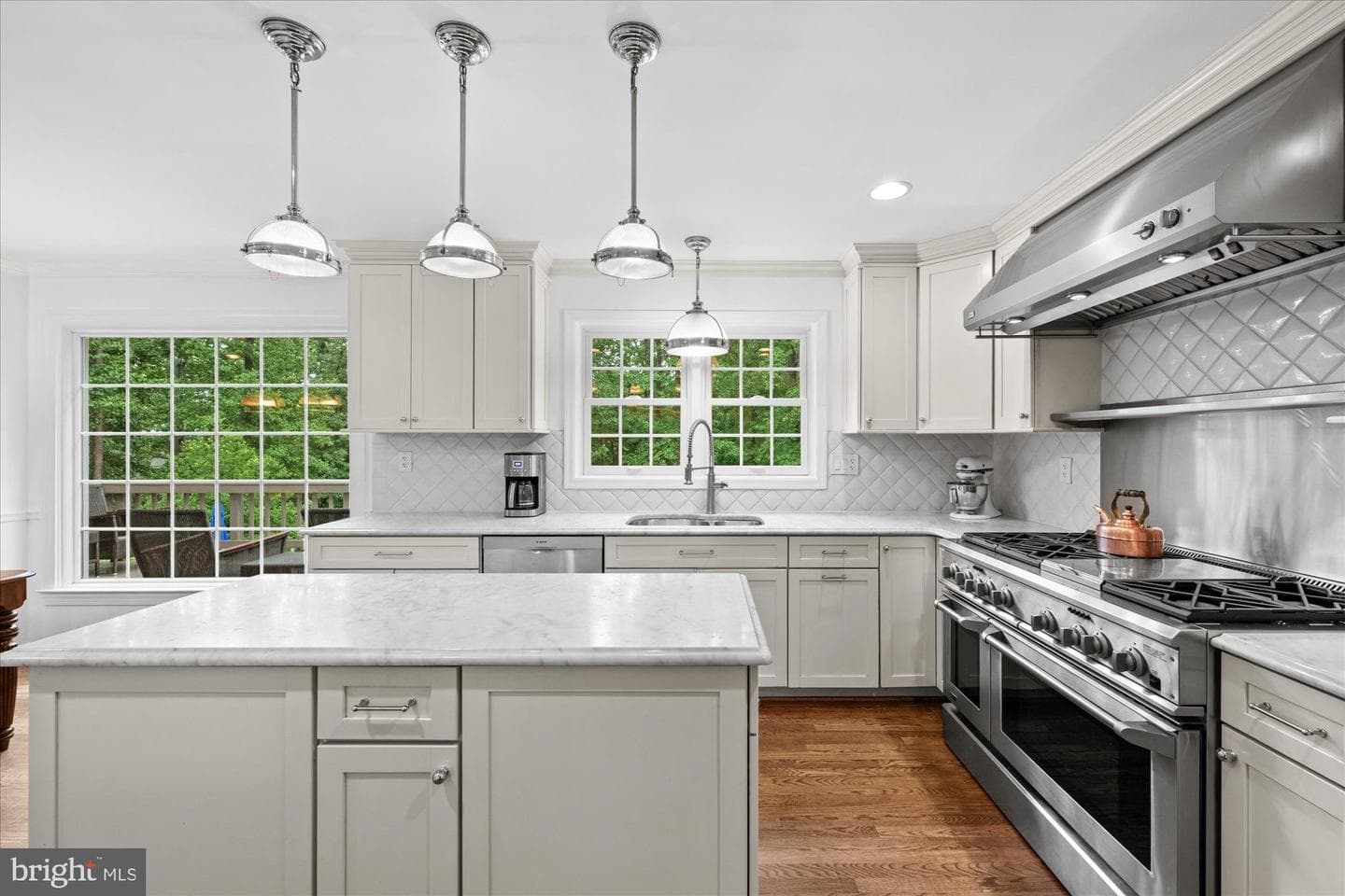 925 Woburn Court photo 8