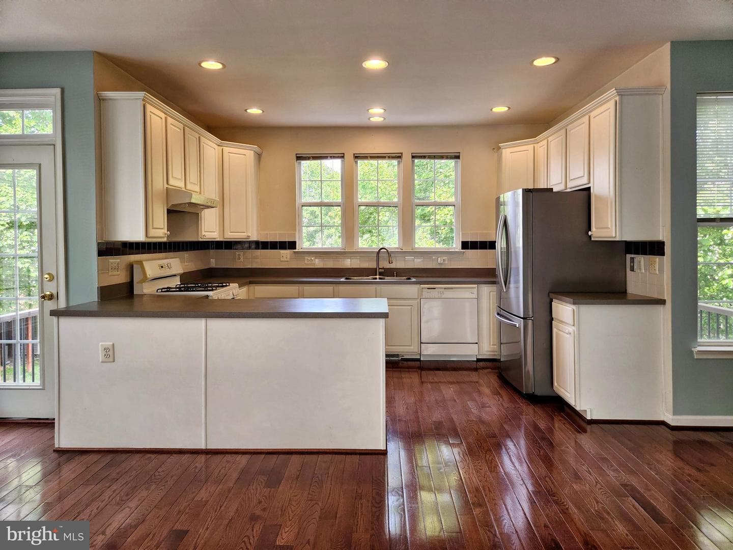 13906 Gothic Drive photo 14