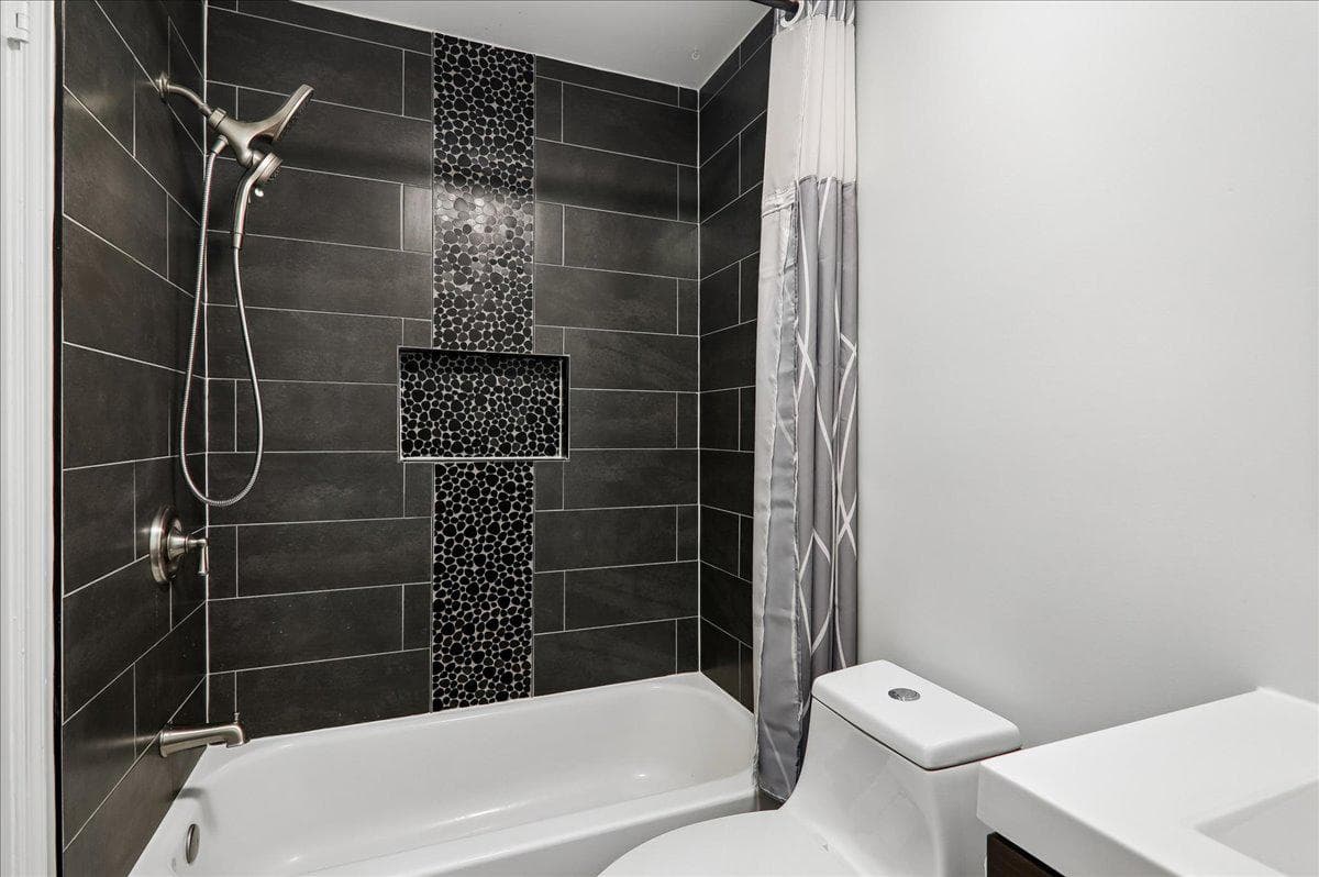 7408 Spring Tree Drive photo 23