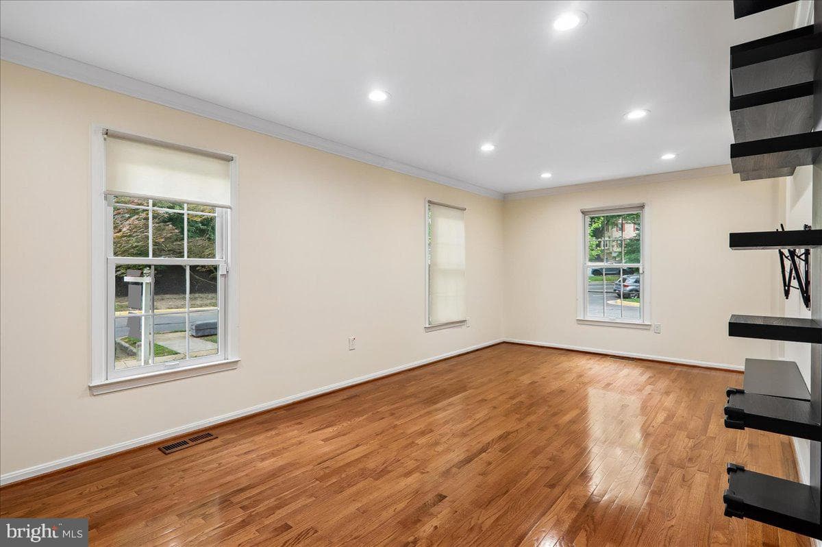 7408 Spring Tree Drive photo 9