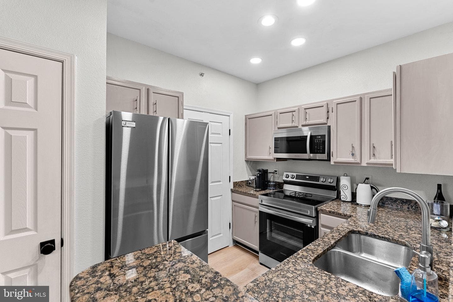 1521 Spring Gate Drive #10406 photo 10