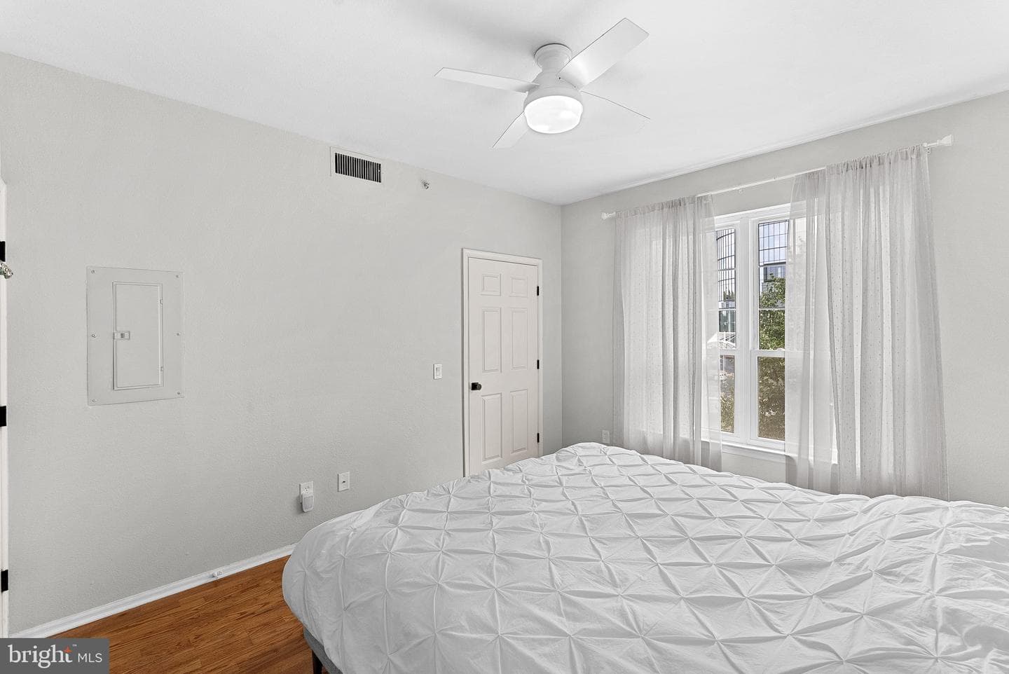 1521 Spring Gate Drive #10406 photo 16