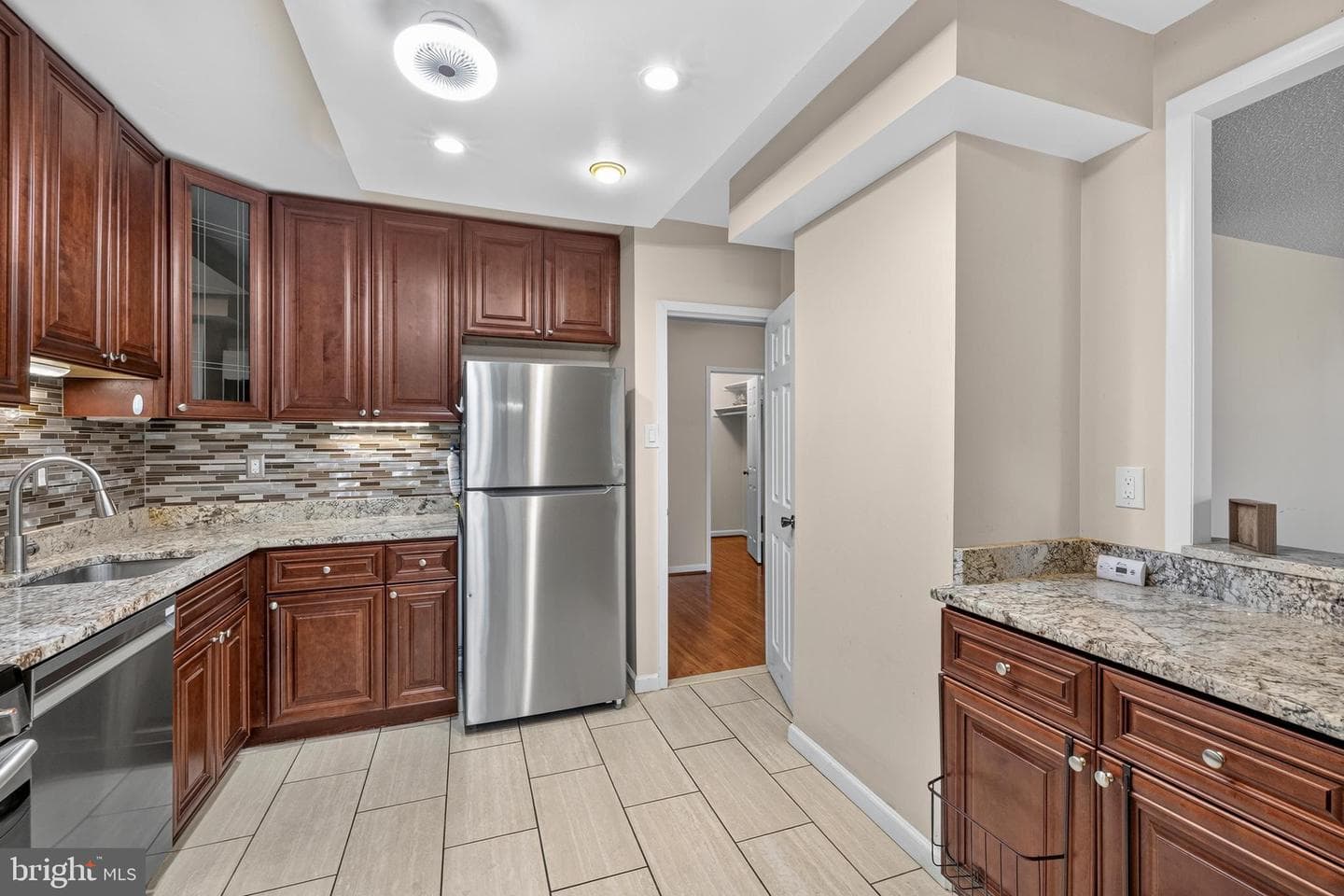 3701 S George Mason Drive #206n photo 4