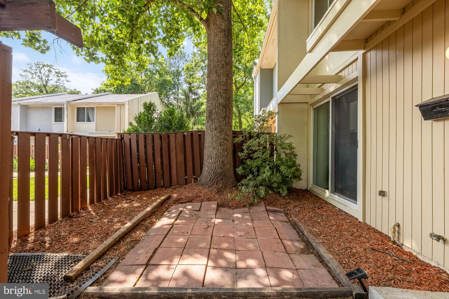 2240 Southgate Square photo 2