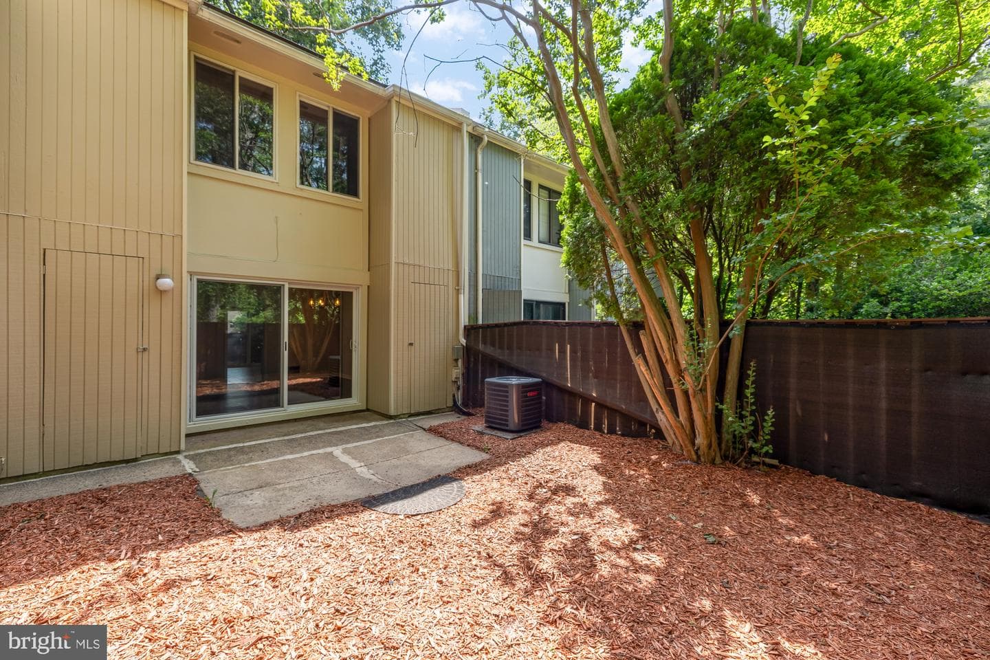 2240 Southgate Square photo 9