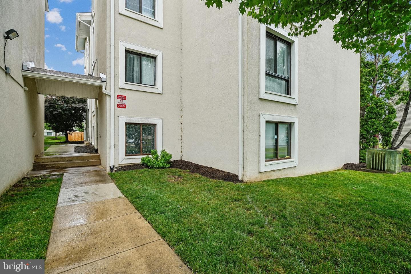 5758 Village Green Drive #d, Alexandria