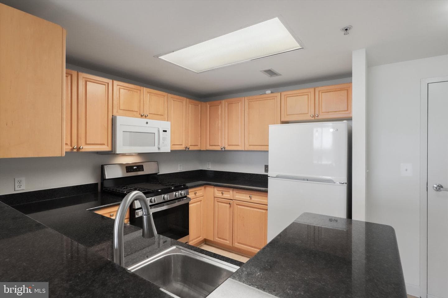 2726 Gallows Road #1506 photo 12