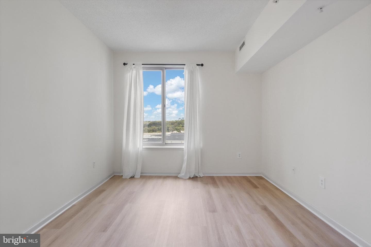 2726 Gallows Road #1506 photo 13