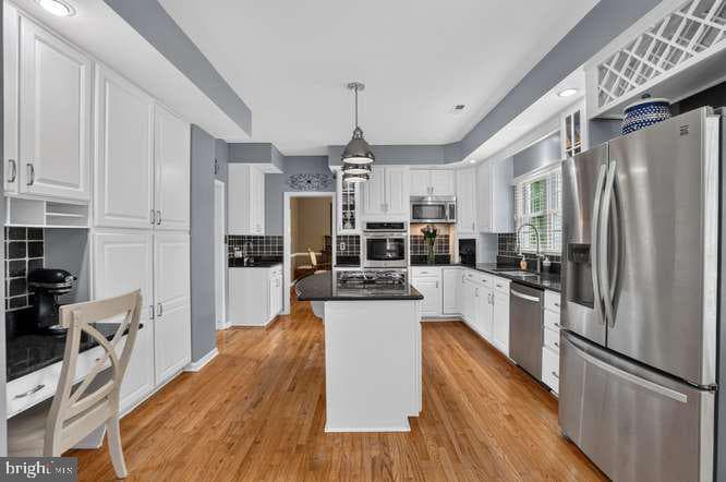 7919 Bracksford Court photo 35