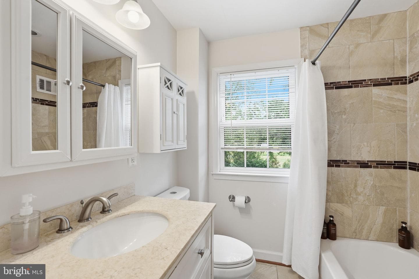 2250 Arlington Terrace photo 14
