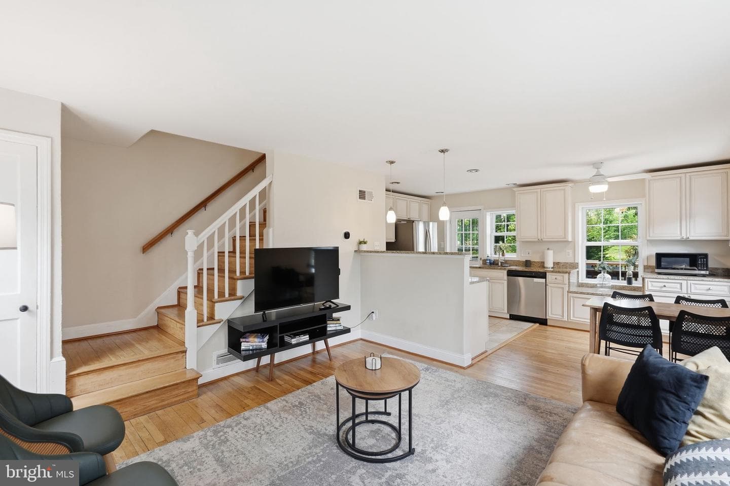 2250 Arlington Terrace photo 4