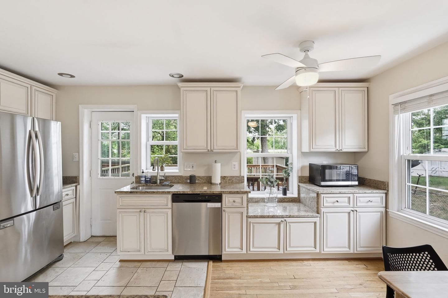 2250 Arlington Terrace photo 9
