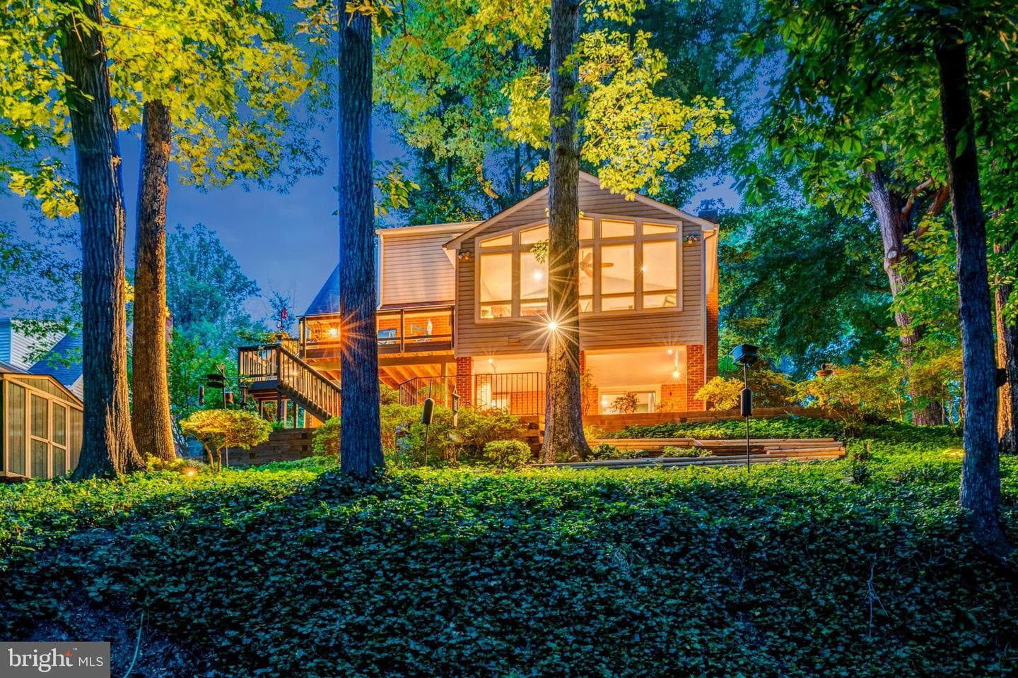 8640 Victoria Road photo 12