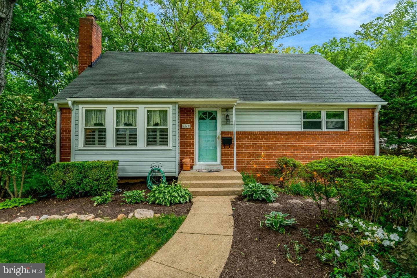 8640 Victoria Road photo 13