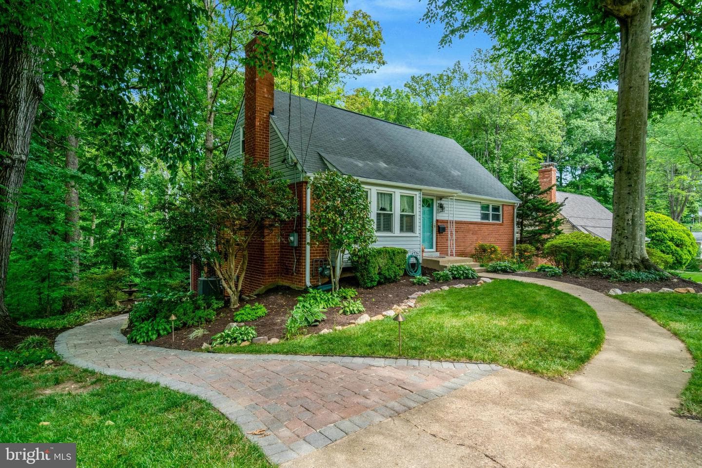 8640 Victoria Road photo 14