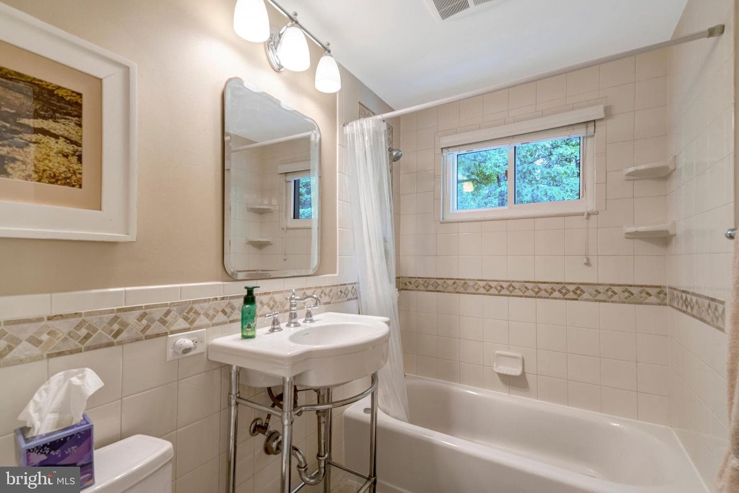 8640 Victoria Road photo 16